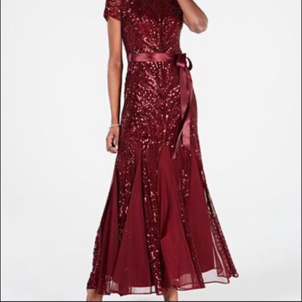 Sequin-Embellished Pleated Gown R&M Richards - Picture 2 of 3